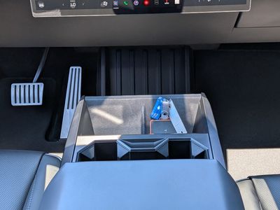 2025 Tesla Cybertruck - Photo 20