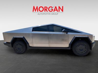 2025 Tesla Cybertruck - Photo 3