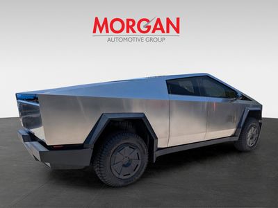 2025 Tesla Cybertruck - Photo 4