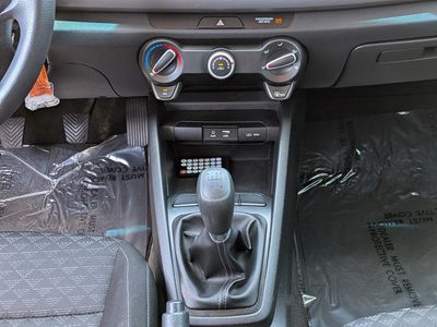 2018 Kia Rio - Photo 18
