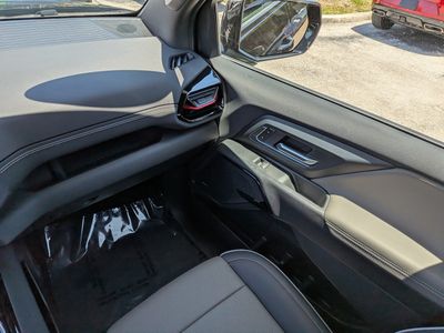 2026 Chevrolet Silverado EV - Photo 18