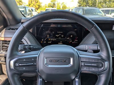 2025 GMC Yukon - Photo 25