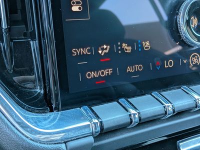 2025 GMC Yukon - Photo 29