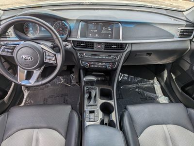 2020 Kia Optima - Photo 16