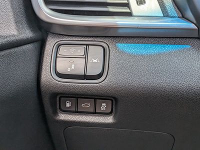 2020 Kia Optima - Photo 23