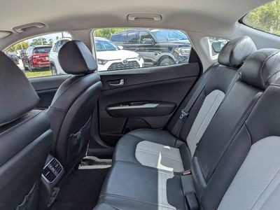 2020 Kia Optima - Photo 14