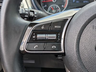 2020 Kia Optima - Photo 24