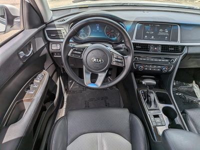2020 Kia Optima - Photo 17