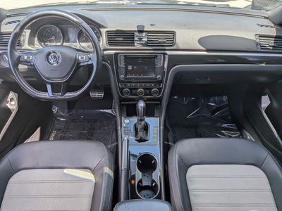 2018 Volkswagen Passat - Photo 16