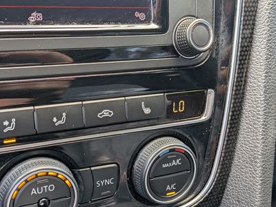 2018 Volkswagen Passat - Photo 32