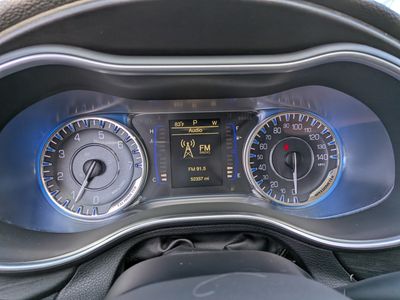 2017 Chrysler 200 - Photo 27