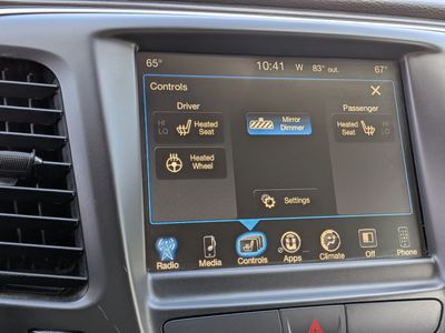2017 Chrysler 200 - Photo 30