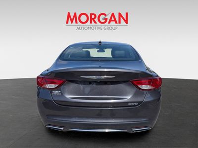2017 Chrysler 200 - Photo 5