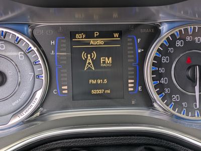 2017 Chrysler 200 - Photo 26