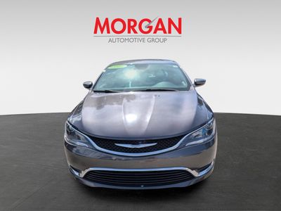 2017 Chrysler 200 - Photo 9