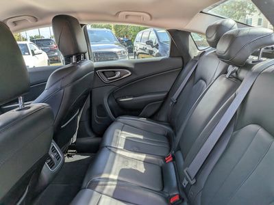 2017 Chrysler 200 - Photo 14