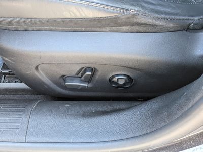 2017 Chrysler 200 - Photo 20