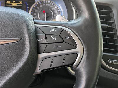 2017 Chrysler 200 - Photo 24