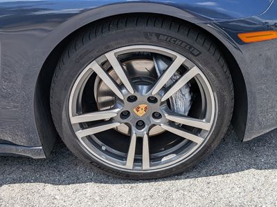 2015 Porsche Panamera - Photo 11