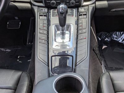 2015 Porsche Panamera - Photo 19