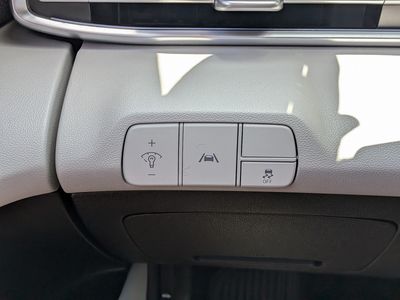 2023 Hyundai Elantra - Photo 23