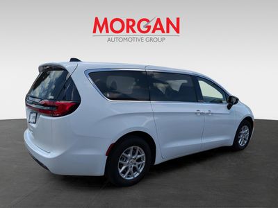 2024 Chrysler Pacifica - Photo 4