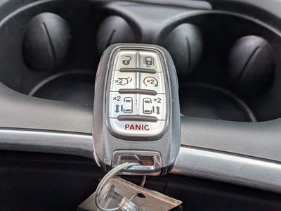 2024 Chrysler Pacifica - Photo 38