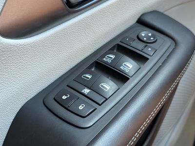 2024 Chrysler Pacifica - Photo 25
