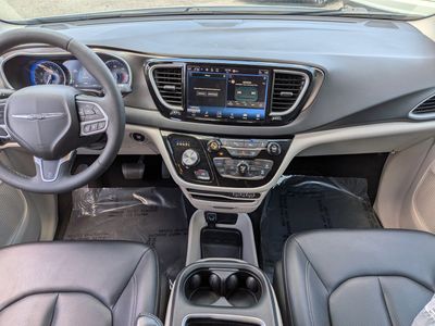 2024 Chrysler Pacifica - Photo 18