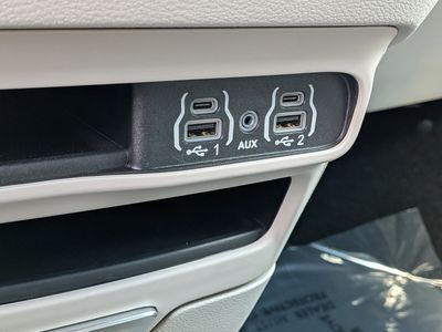 2024 Chrysler Pacifica - Photo 33