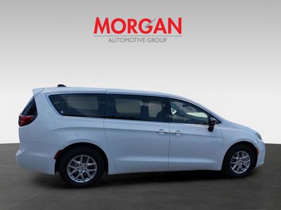 2024 Chrysler Pacifica - Photo 3