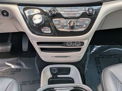 2024 Chrysler Pacifica - Photo 22