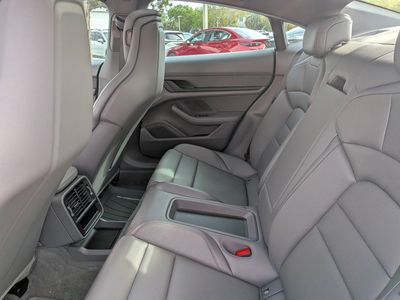 2023 Porsche Taycan - Photo 15