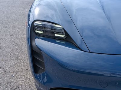 2023 Porsche Taycan - Photo 10