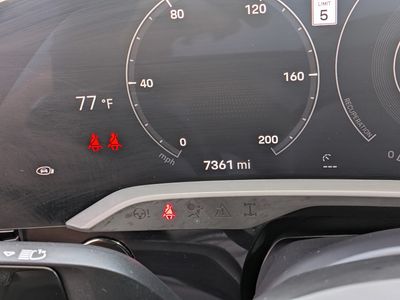 2023 Porsche Taycan - Photo 28