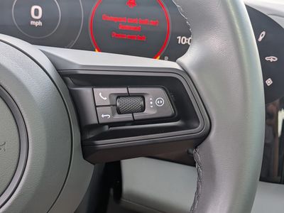 2023 Porsche Taycan - Photo 25