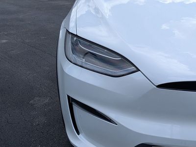 2022 Tesla Model X - Photo 10