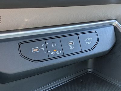 2025 Kia Carnival - Photo 33