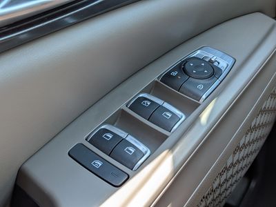 2025 Kia Carnival - Photo 25