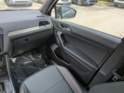 2021 Volkswagen Tiguan - Photo 18