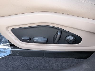 2022 Porsche Taycan - Photo 21