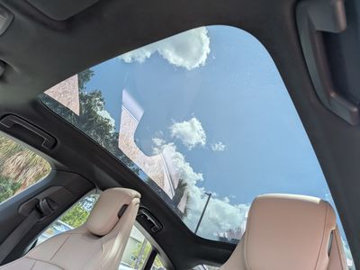 2022 Porsche Taycan - Photo 22