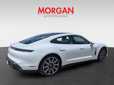 2022 Porsche Taycan - Photo 4