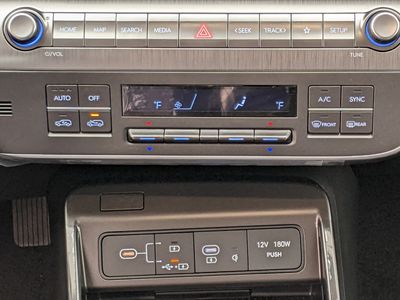 2025 Hyundai KONA - Photo 17