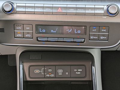 2025 Hyundai KONA - Photo 16