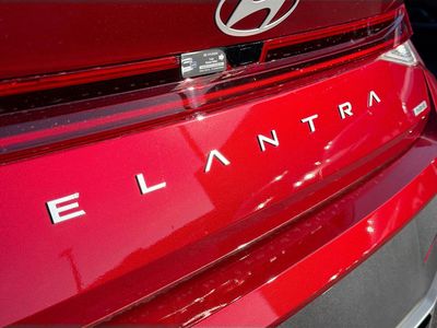2026 Hyundai ELANTRA HYBRID - Photo 11