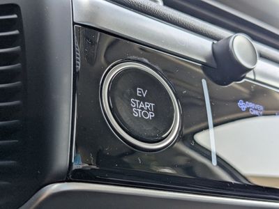 2025 Hyundai IONIQ 5 - Photo 28