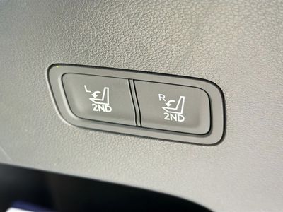 2026 Hyundai SANTA FE HYBRID — photo 13 view