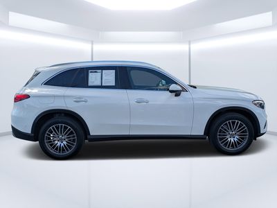 2025 Mercedes-Benz GLC - Photo 2