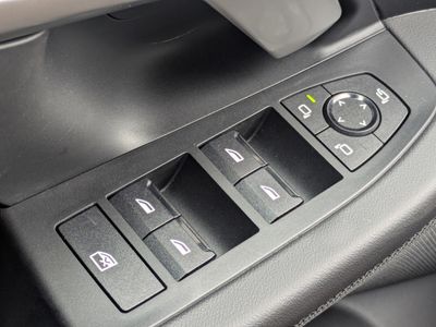 2025 BMW 5 Series - Photo 25